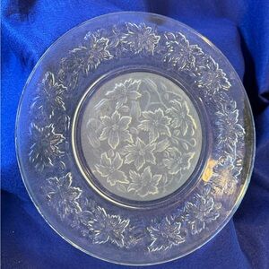 Princess House FANTASIA Poinsettia Embossed Crystal 10" dinner plates - Lot B